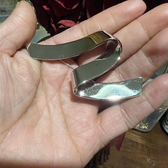 vintage SIGNED MONET BROOCH PIN Modernist Silver Letter N or Z - Picture 2 of 4